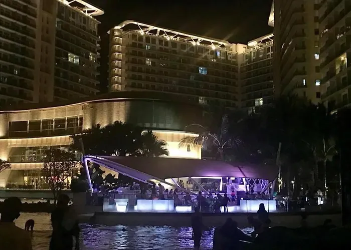 Apartahotel Azure Urban Residences 2-br Balcony Amenity View By Casa Rafael *