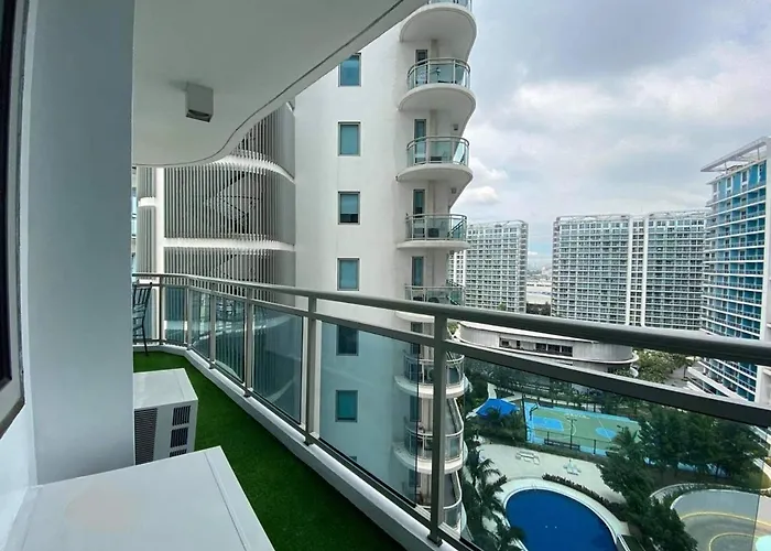 Apartahotel Azure Urban Residences 2-br Balcony Amenity View By Casa Rafael